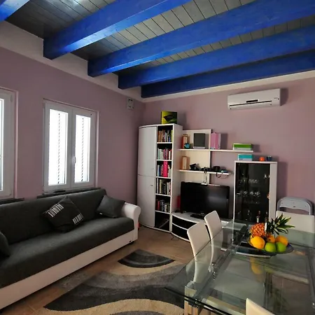 Blue House Apartment